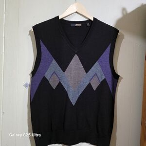 Murano V-Neck Sweater Vest in Black and Purple (Luxirious Italiaan Yarn)